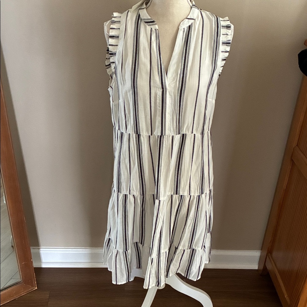 Francesca's Collections Cream and Navy Asymmetrical Dress